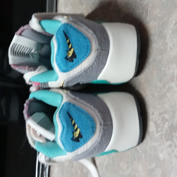 Gently used Nike air sprung for toddler girl size 11C - Picture 7 of 8
